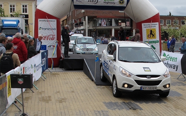Hyundai ix35 FCEV na ekologických pretekoch Zero Rally 2012, zdroj: hyundai.sk