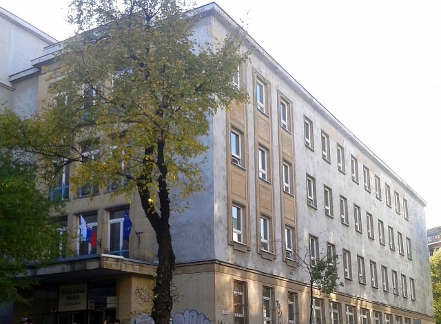 Pohľad na Základnú školu Vazovova 4 v Bratislave, zdroj obrázka: Miloslav Ofúkaný