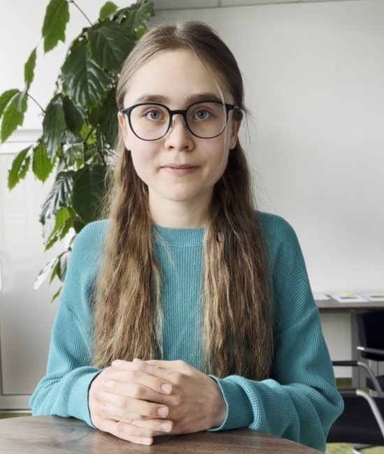 Mladá vedkyňa Anna Podmanická, študentka Gymnázia Jura Hronca v Bratislave, zdroj obrázka: tlacovasprava.sk